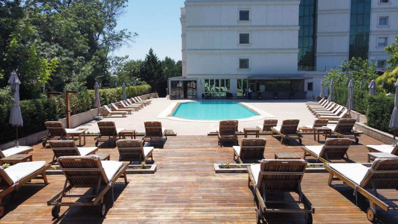 فندق سيفاهير اسطنبول آسيا المظهر الخارجي الصورة The pool at the hotel