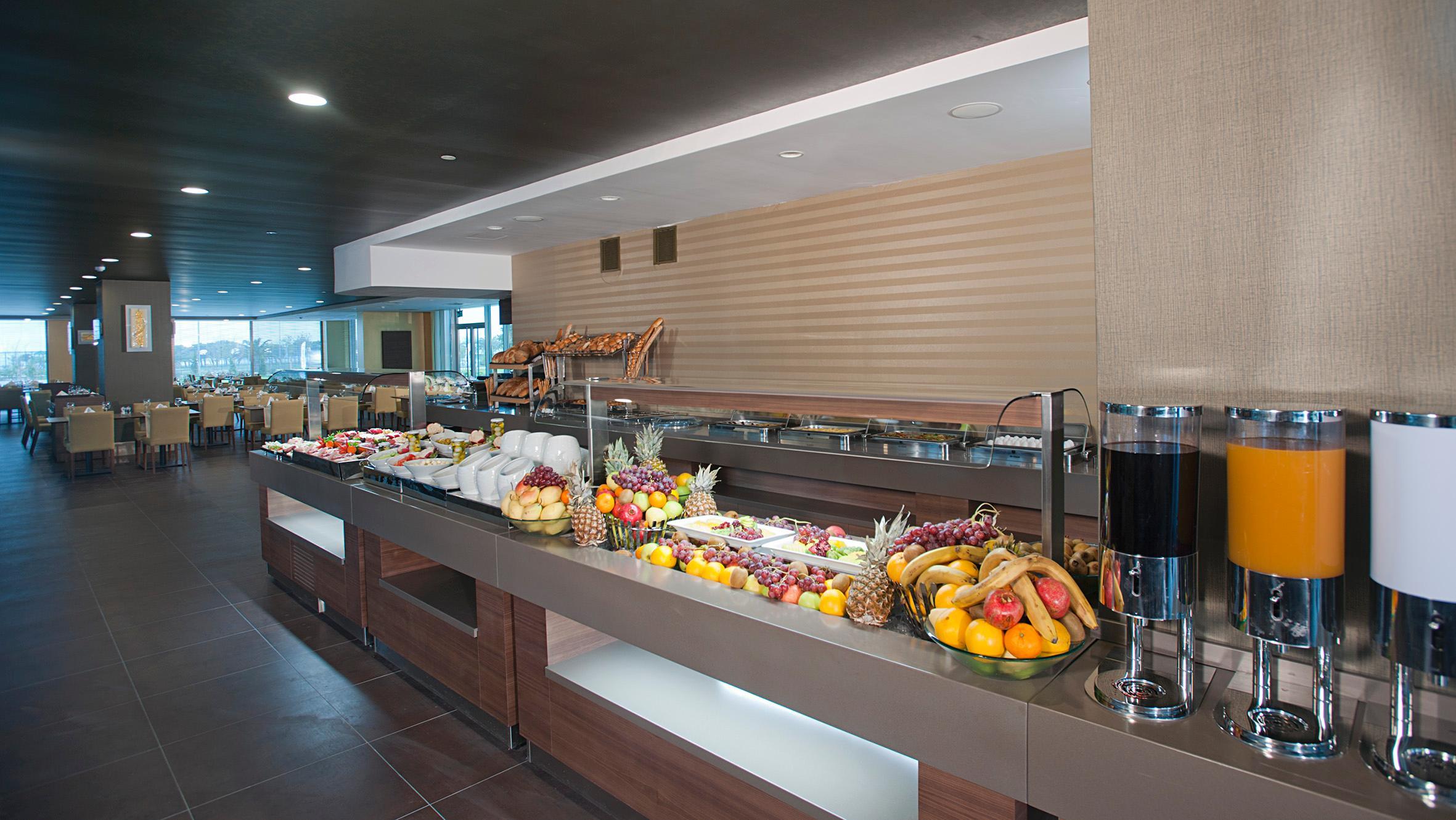 فندق سيفاهير اسطنبول آسيا المظهر الخارجي الصورة The buffet at the airport