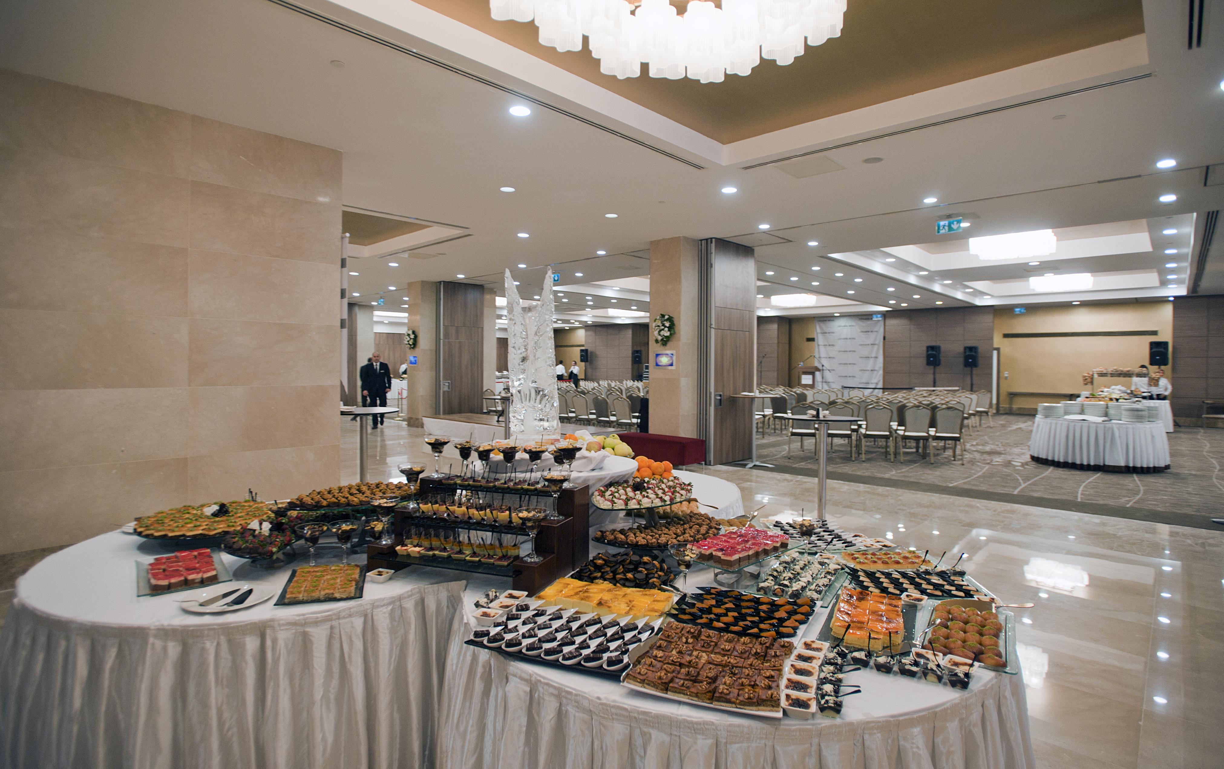 فندق سيفاهير اسطنبول آسيا المظهر الخارجي الصورة A buffet at a hotel