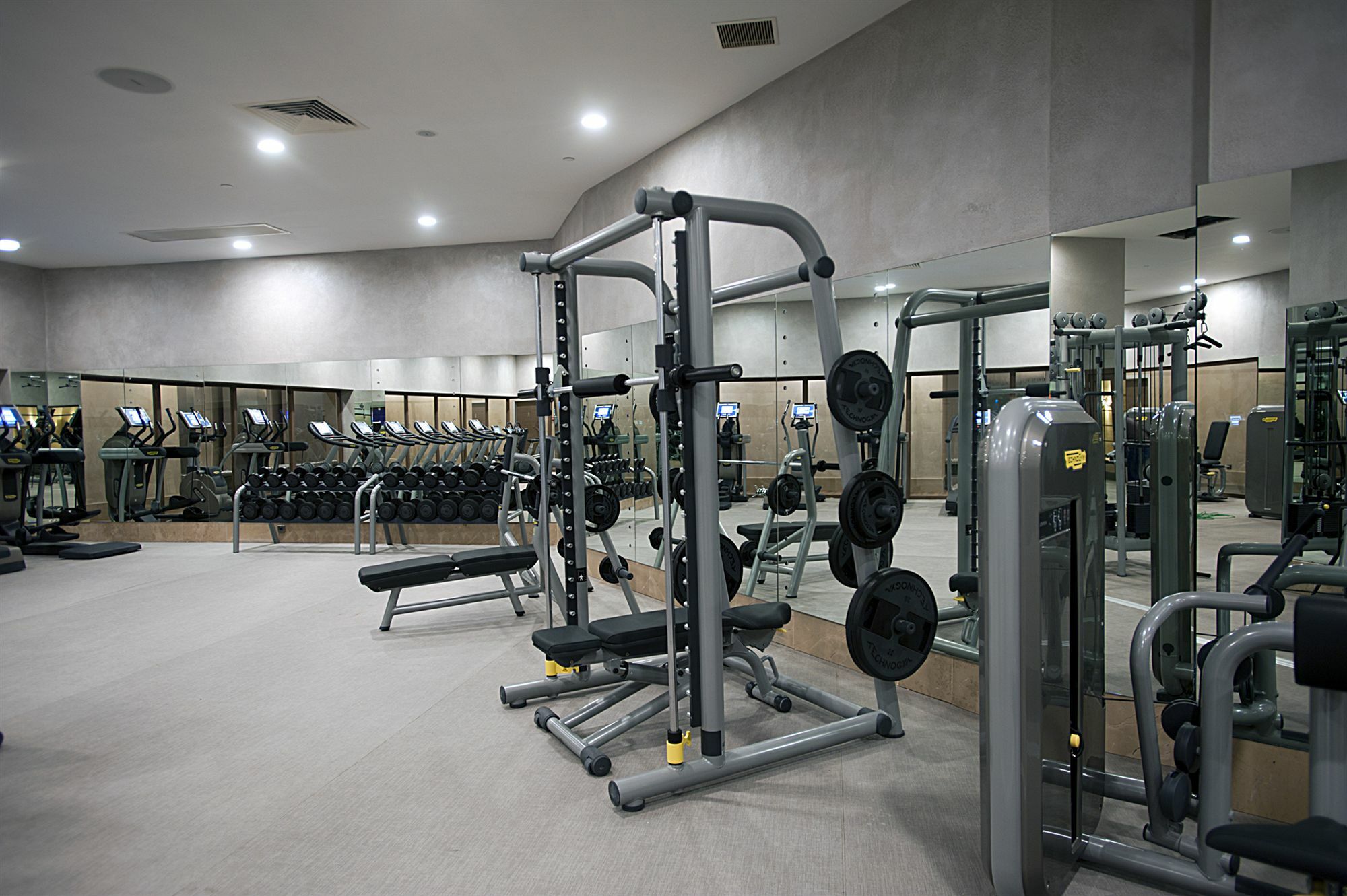 فندق سيفاهير اسطنبول آسيا المظهر الخارجي الصورة A gym in a hotel